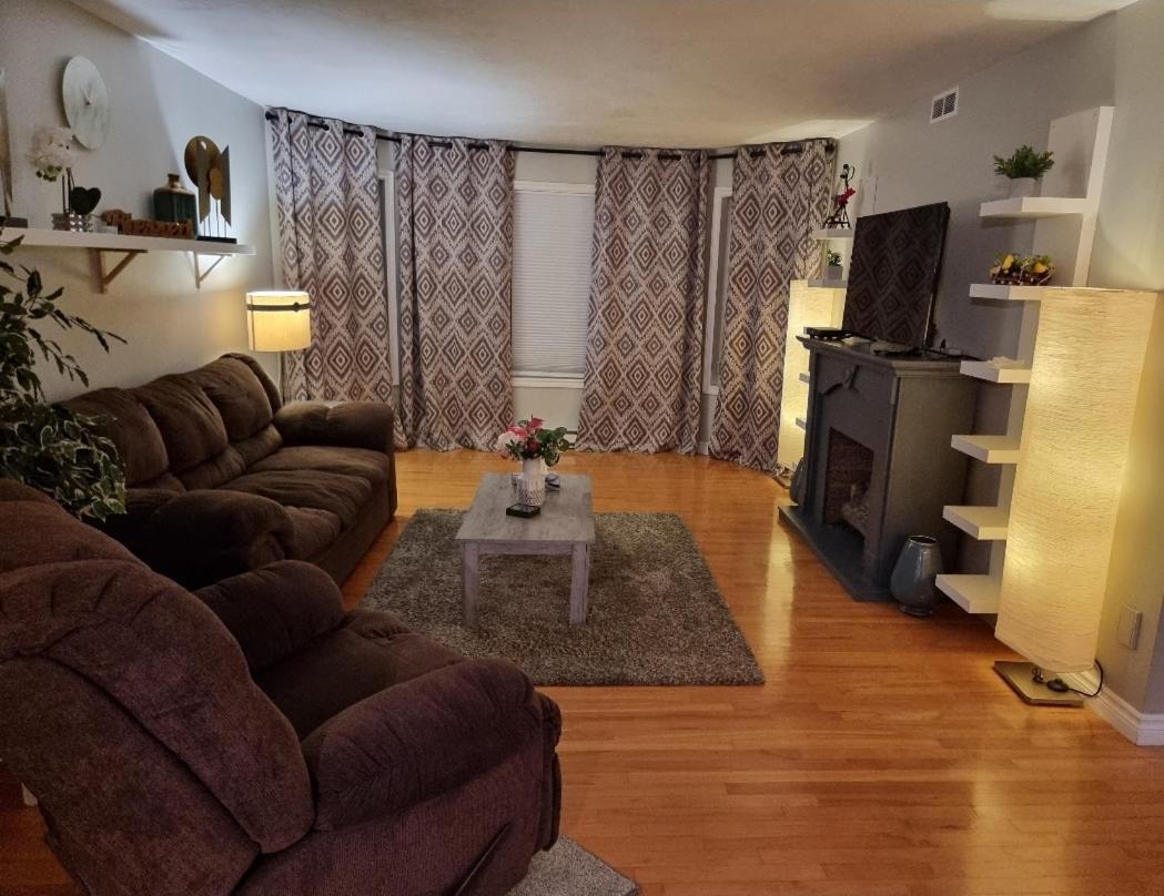 2 Bhk For Rent In Dieppe Near Airport Villa Екстериор снимка